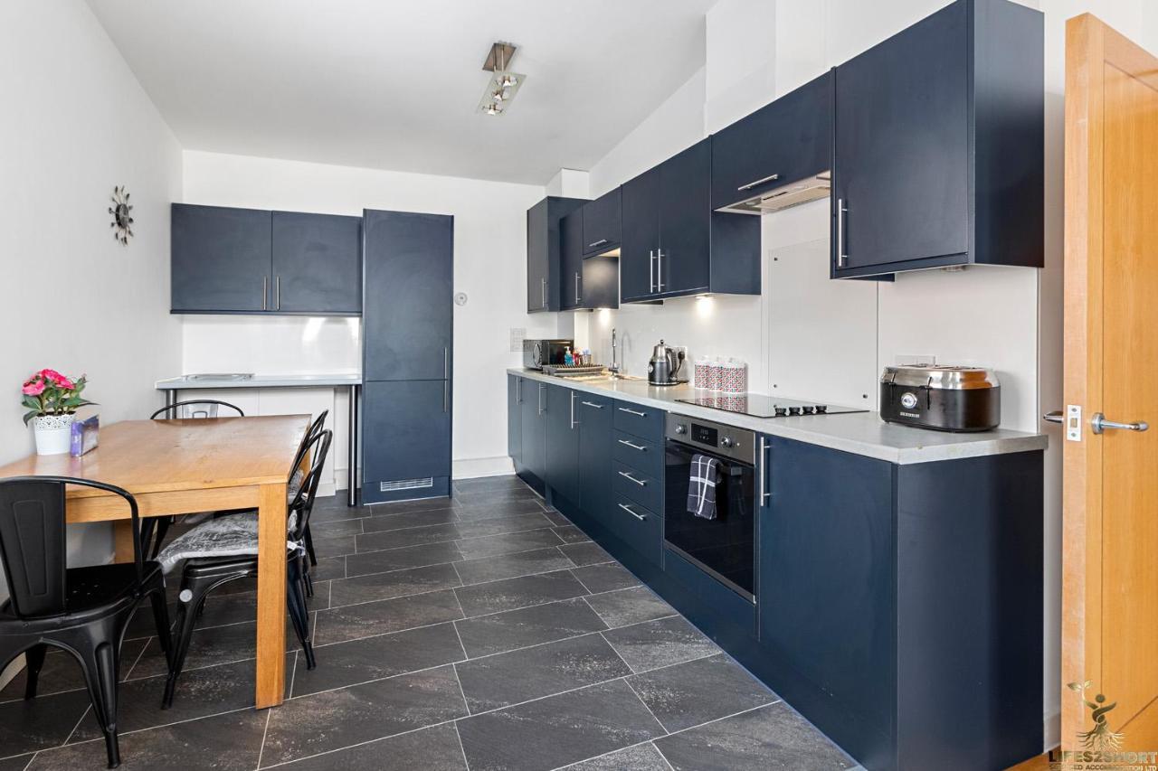 Smythen St, 2 Bed Apartment With Balcony Exeter Exterior photo