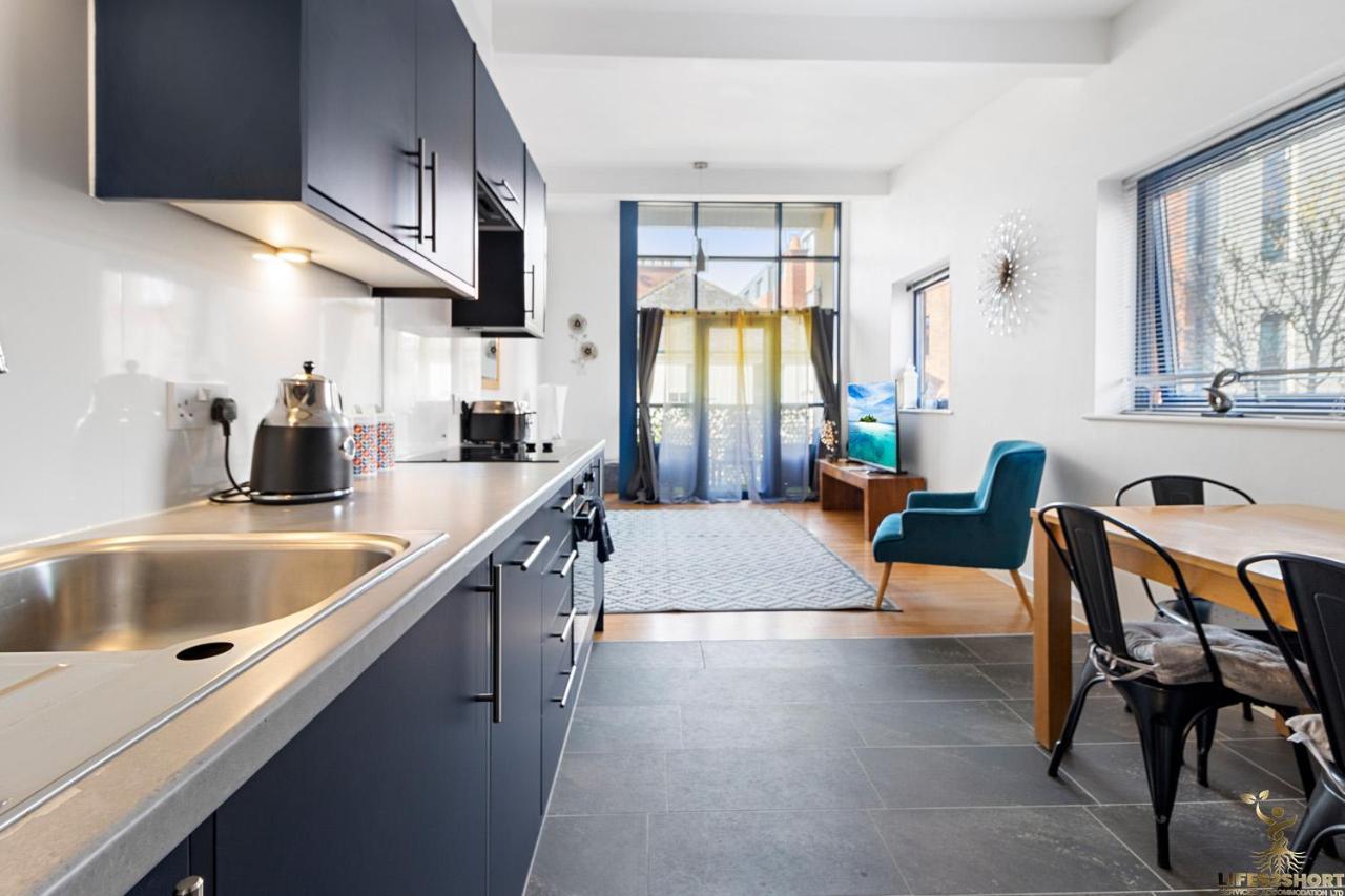 Smythen St, 2 Bed Apartment With Balcony Exeter Exterior photo